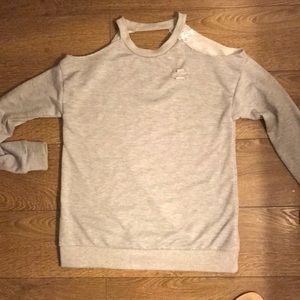 Open shoulder sweater 💙